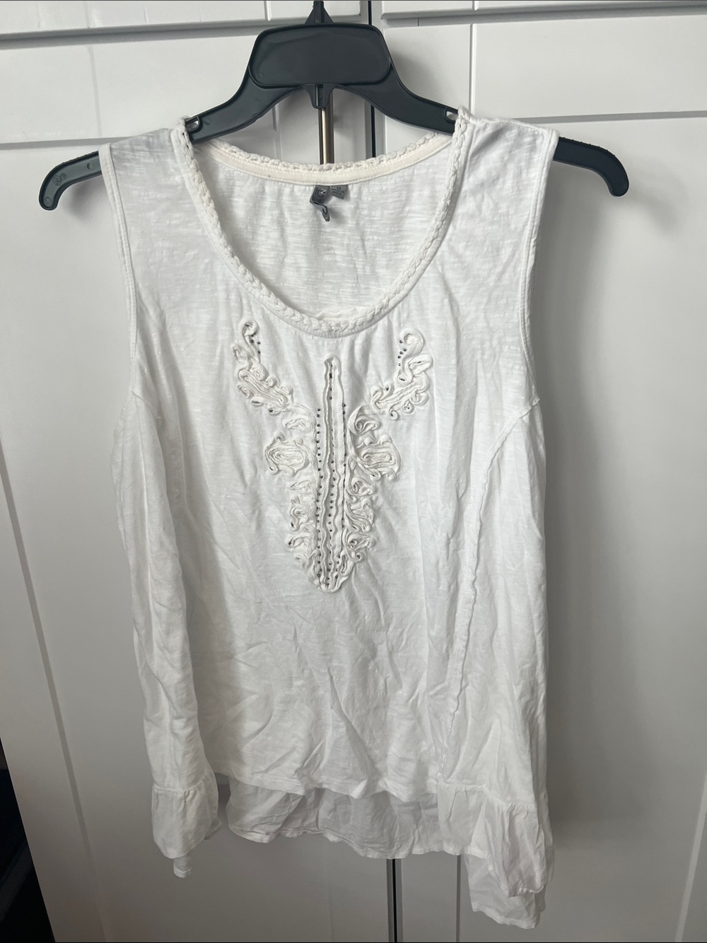 new directions White Sleeveless Embroidered Tank Top